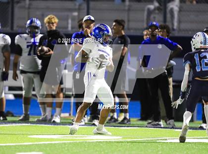 Thumbnail 3 in Burbank vs Crescenta Valley photogallery.