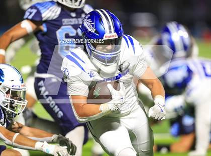 Thumbnail 2 in Burbank vs Crescenta Valley photogallery.