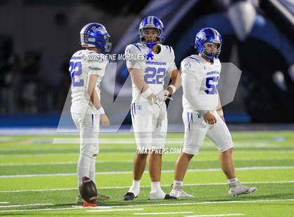 Thumbnail 3 in Burbank vs Crescenta Valley photogallery.