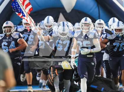 Thumbnail 2 in Burbank vs Crescenta Valley photogallery.