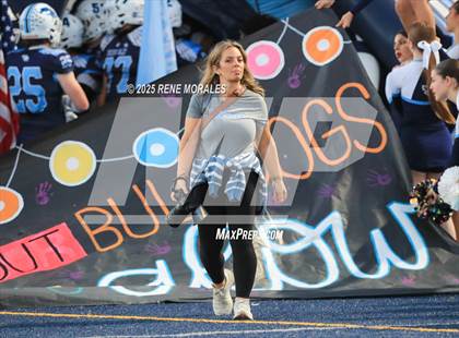 Thumbnail 2 in Burbank vs Crescenta Valley photogallery.