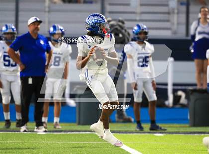 Thumbnail 2 in Burbank vs Crescenta Valley photogallery.