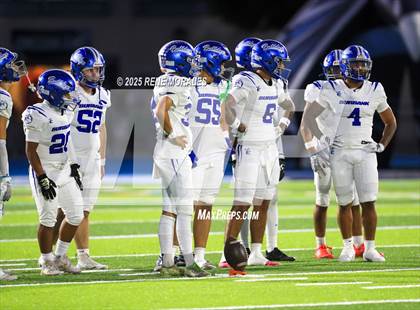 Thumbnail 2 in Burbank vs Crescenta Valley photogallery.