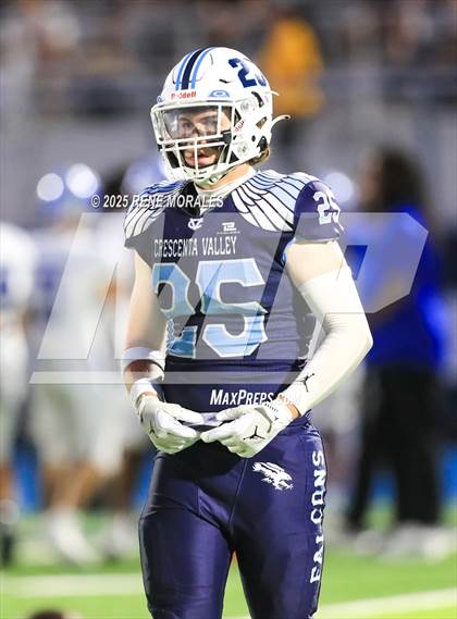 Thumbnail 1 in Burbank vs Crescenta Valley photogallery.