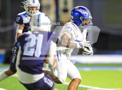 Thumbnail 3 in Burbank vs Crescenta Valley photogallery.