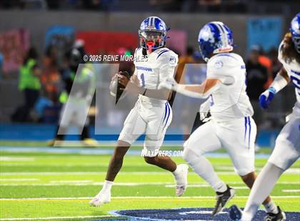 Thumbnail 1 in Burbank vs Crescenta Valley photogallery.