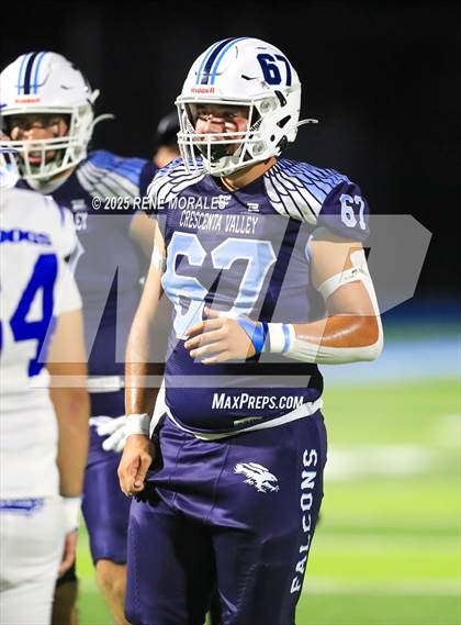 Thumbnail 3 in Burbank vs Crescenta Valley photogallery.