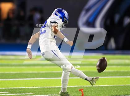 Thumbnail 3 in Burbank vs Crescenta Valley photogallery.