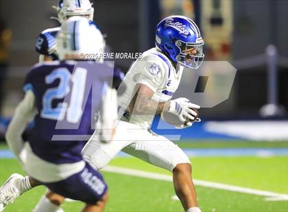 Thumbnail 2 in Burbank vs Crescenta Valley photogallery.
