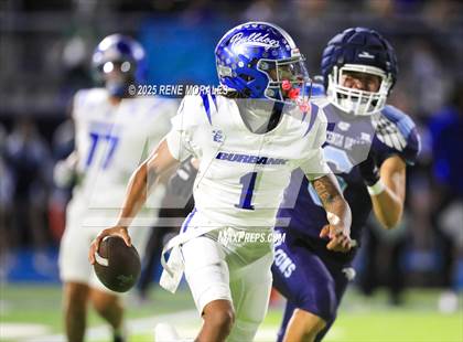 Thumbnail 3 in Burbank vs Crescenta Valley photogallery.