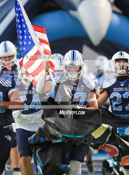 Thumbnail 2 in Burbank vs Crescenta Valley photogallery.