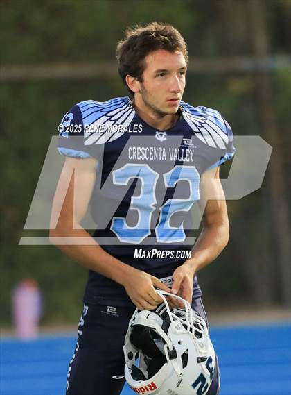 Thumbnail 2 in Burbank vs Crescenta Valley photogallery.