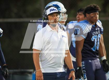 Thumbnail 3 in Burbank vs Crescenta Valley photogallery.