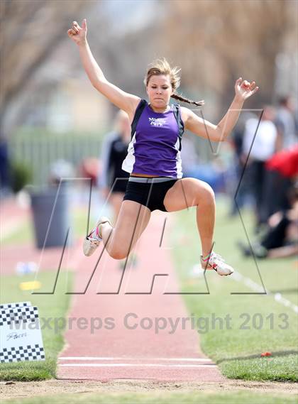 Thumbnail 3 in Dakota Ridge Invitational photogallery.