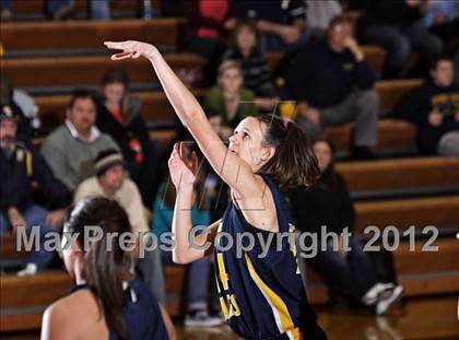 Thumbnail 3 in Seymour vs. South-Doyle photogallery.