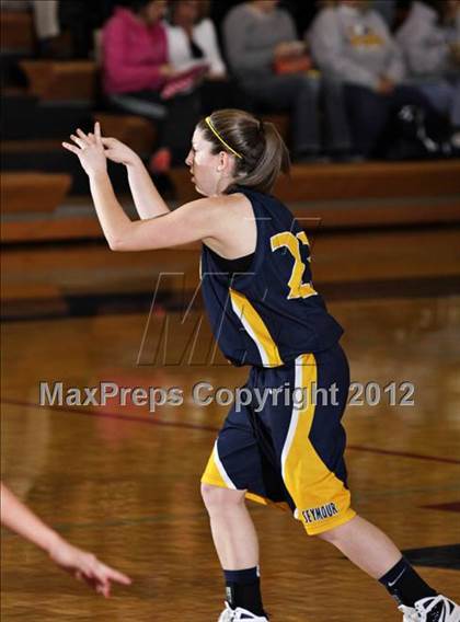 Thumbnail 3 in Seymour vs. South-Doyle photogallery.