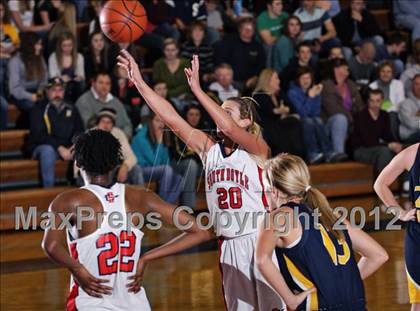 Thumbnail 3 in Seymour vs. South-Doyle photogallery.