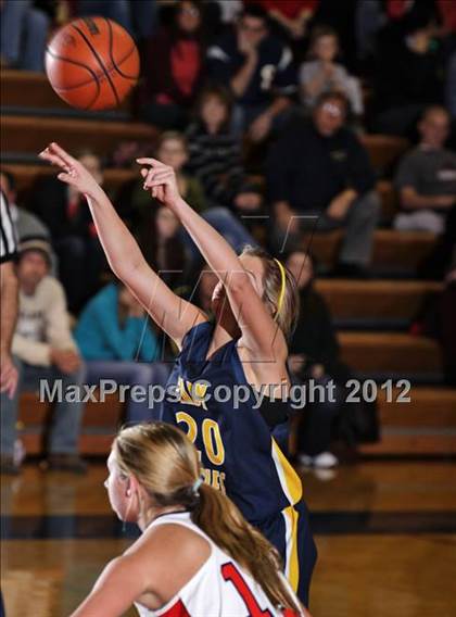 Thumbnail 2 in Seymour vs. South-Doyle photogallery.