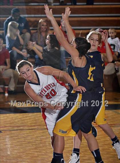Thumbnail 3 in Seymour vs. South-Doyle photogallery.