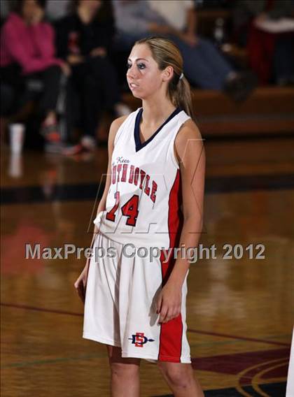Thumbnail 2 in Seymour vs. South-Doyle photogallery.