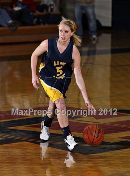 Thumbnail 3 in Seymour vs. South-Doyle photogallery.