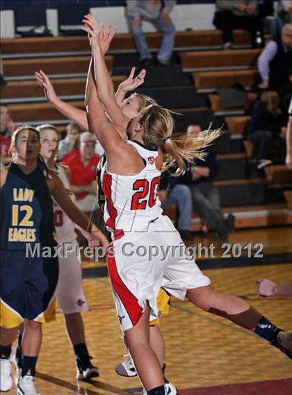 Thumbnail 2 in Seymour vs. South-Doyle photogallery.