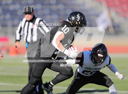 Thumbnail 2 in Limon vs. Strasburg (CHSAA 1A State Championship) photogallery.