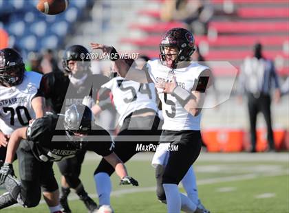 Thumbnail 3 in Limon vs. Strasburg (CHSAA 1A State Championship) photogallery.