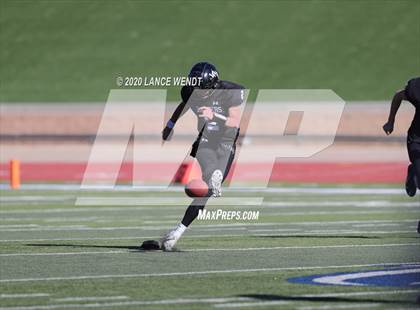 Thumbnail 2 in Limon vs. Strasburg (CHSAA 1A State Championship) photogallery.
