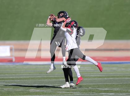Thumbnail 2 in Limon vs. Strasburg (CHSAA 1A State Championship) photogallery.
