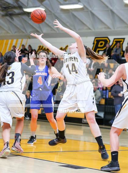 Thumbnail 3 in Newburry Park vs. Westlake photogallery.