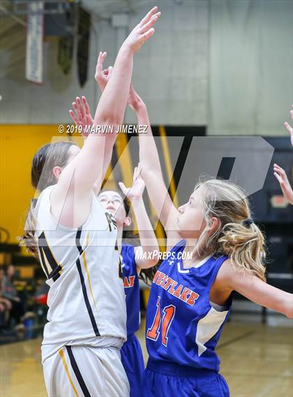 Thumbnail 1 in Newburry Park vs. Westlake photogallery.