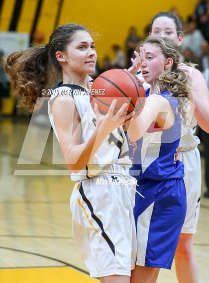 Thumbnail 3 in Newburry Park vs. Westlake photogallery.