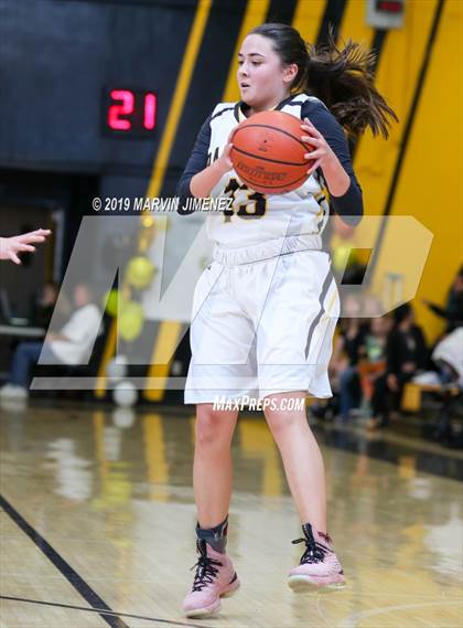 Thumbnail 3 in Newburry Park vs. Westlake photogallery.
