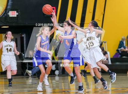 Thumbnail 2 in Newburry Park vs. Westlake photogallery.