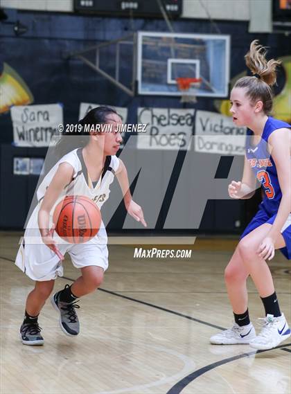 Thumbnail 3 in Newburry Park vs. Westlake photogallery.