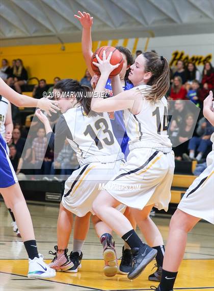 Thumbnail 1 in Newburry Park vs. Westlake photogallery.