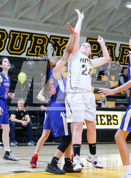 Thumbnail 3 in Newburry Park vs. Westlake photogallery.