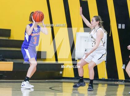 Thumbnail 1 in Newburry Park vs. Westlake photogallery.