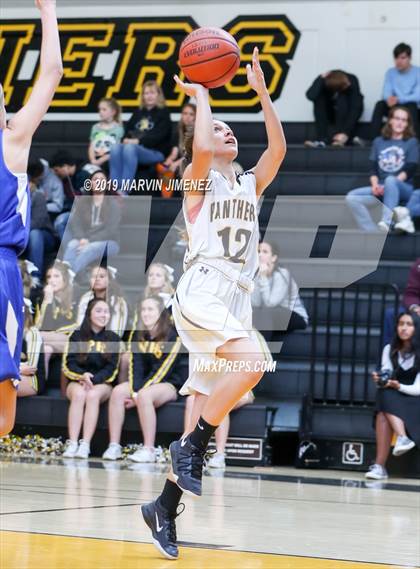 Thumbnail 3 in Newburry Park vs. Westlake photogallery.
