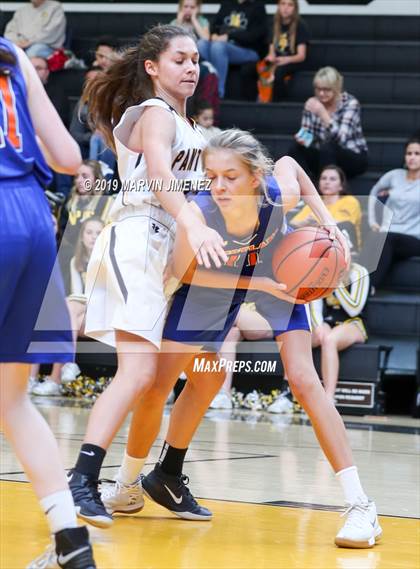 Thumbnail 3 in Newburry Park vs. Westlake photogallery.