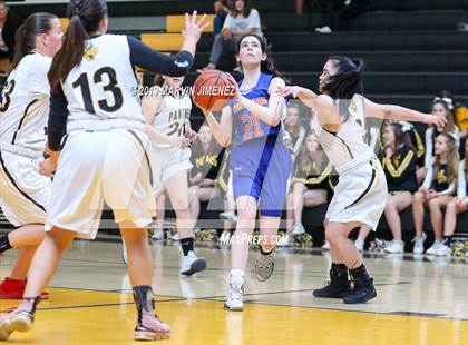 Thumbnail 3 in Newburry Park vs. Westlake photogallery.