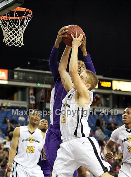Thumbnail 3 in Sacramento vs. Bishop O'Dowd (CIF NorCal D3 Final) photogallery.