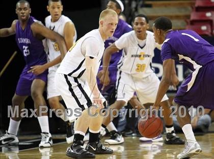 Thumbnail 1 in Sacramento vs. Bishop O'Dowd (CIF NorCal D3 Final) photogallery.