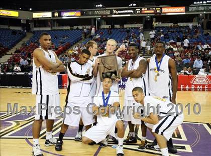 Thumbnail 2 in Sacramento vs. Bishop O'Dowd (CIF NorCal D3 Final) photogallery.