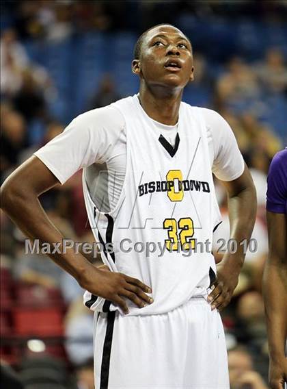 Thumbnail 3 in Sacramento vs. Bishop O'Dowd (CIF NorCal D3 Final) photogallery.