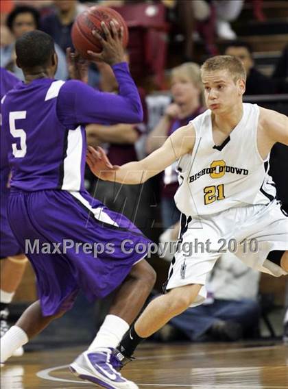 Thumbnail 1 in Sacramento vs. Bishop O'Dowd (CIF NorCal D3 Final) photogallery.