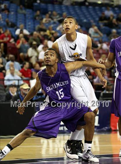 Thumbnail 2 in Sacramento vs. Bishop O'Dowd (CIF NorCal D3 Final) photogallery.