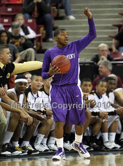 Thumbnail 2 in Sacramento vs. Bishop O'Dowd (CIF NorCal D3 Final) photogallery.