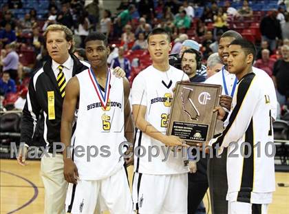 Thumbnail 3 in Sacramento vs. Bishop O'Dowd (CIF NorCal D3 Final) photogallery.